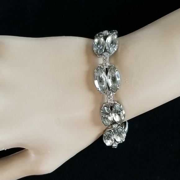 Vintage Mid Century Elegant Smoke Marquis Crystal Silver Tone Bracelet - Picture 8 of 16